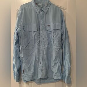 Men’s simms fishing shirt.